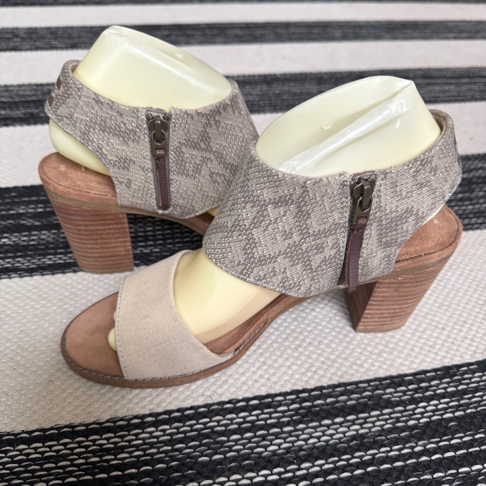 Toms Shoes Womens Snake Print Leather Upper Majorca Cut Out Sandal Size 9